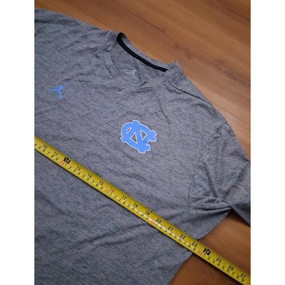 Mens Jordan North Carolina Fit Athletic Performance Gym Training Shirt - Picture 5 of 6